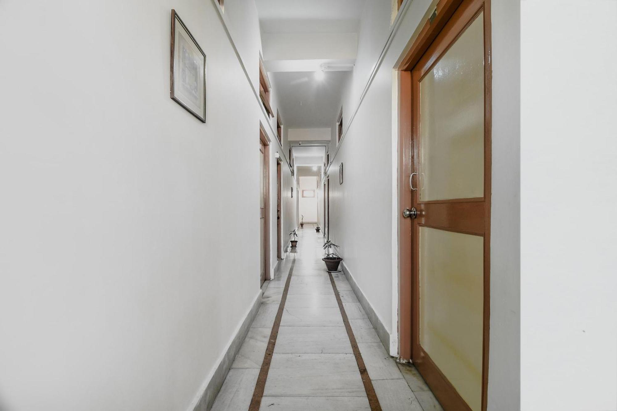 Oyo Flagship 71156 Hotel Jaybee'S Дибругарх Экстерьер фото